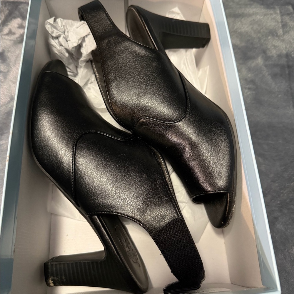 Life Stride Black Slingback Heels